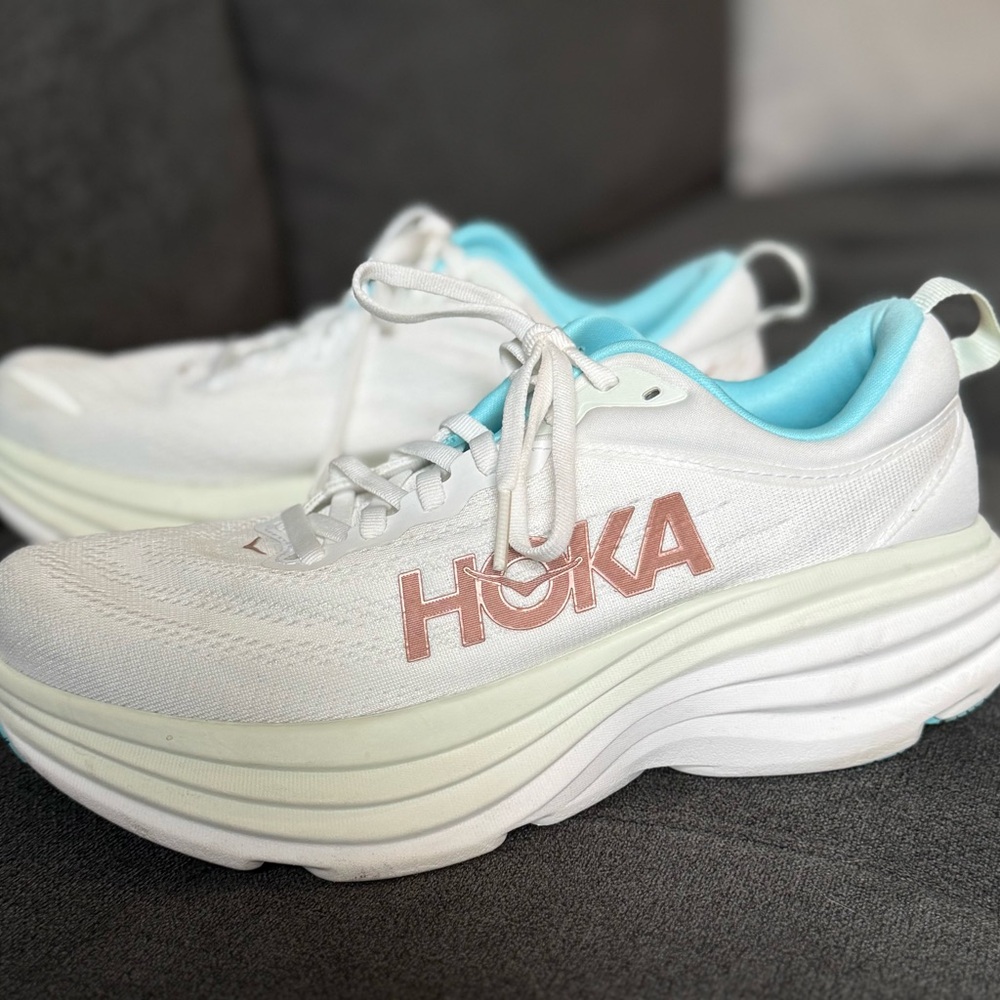 HOKA Women's White Bondi size 8